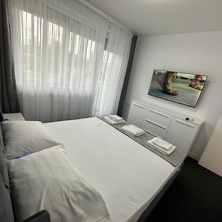 Apartament Ultra Central 3 Apartment Hunedoara Bagian luar foto