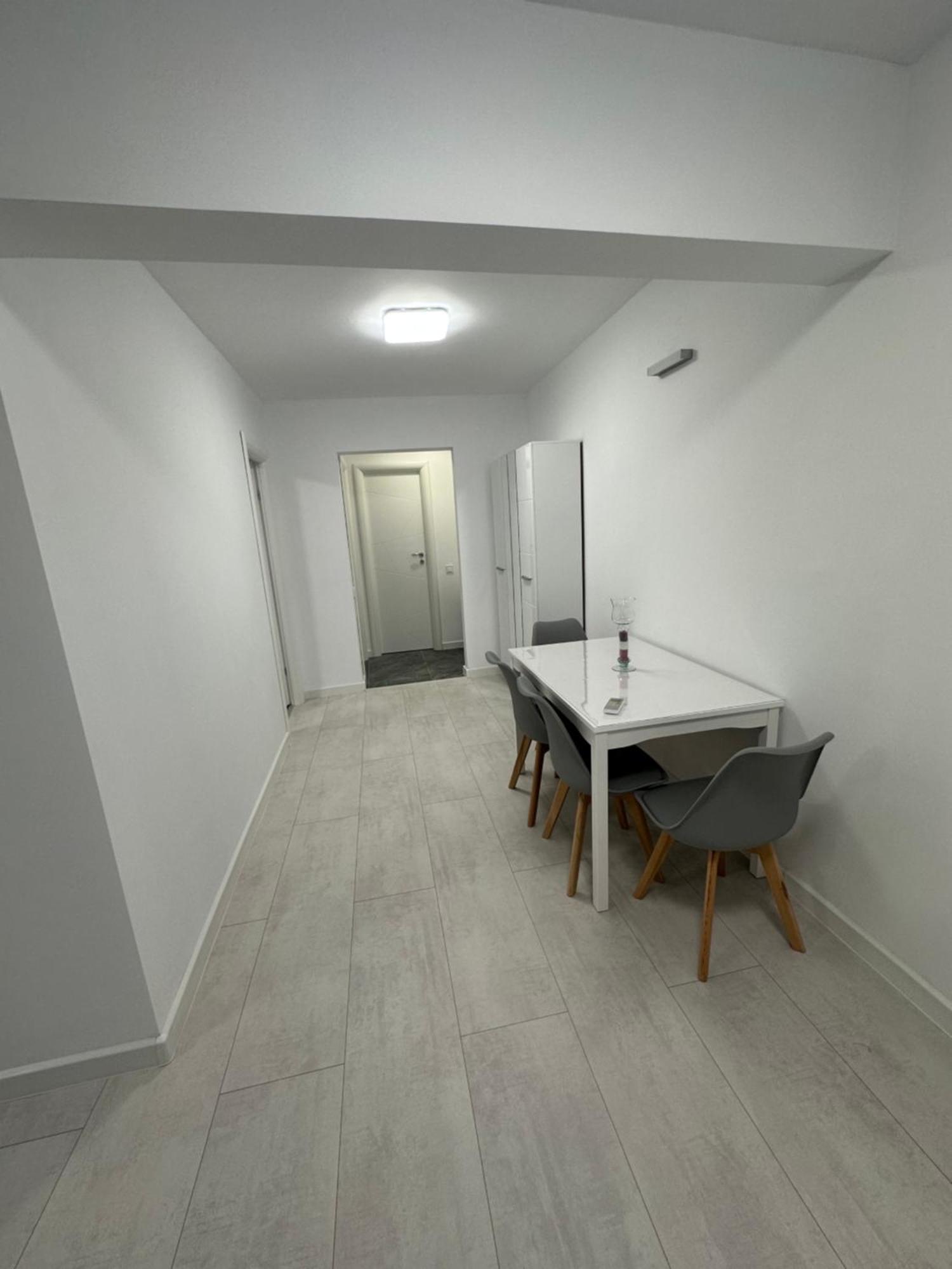 Apartament Ultra Central 3 Apartment Hunedoara Bagian luar foto