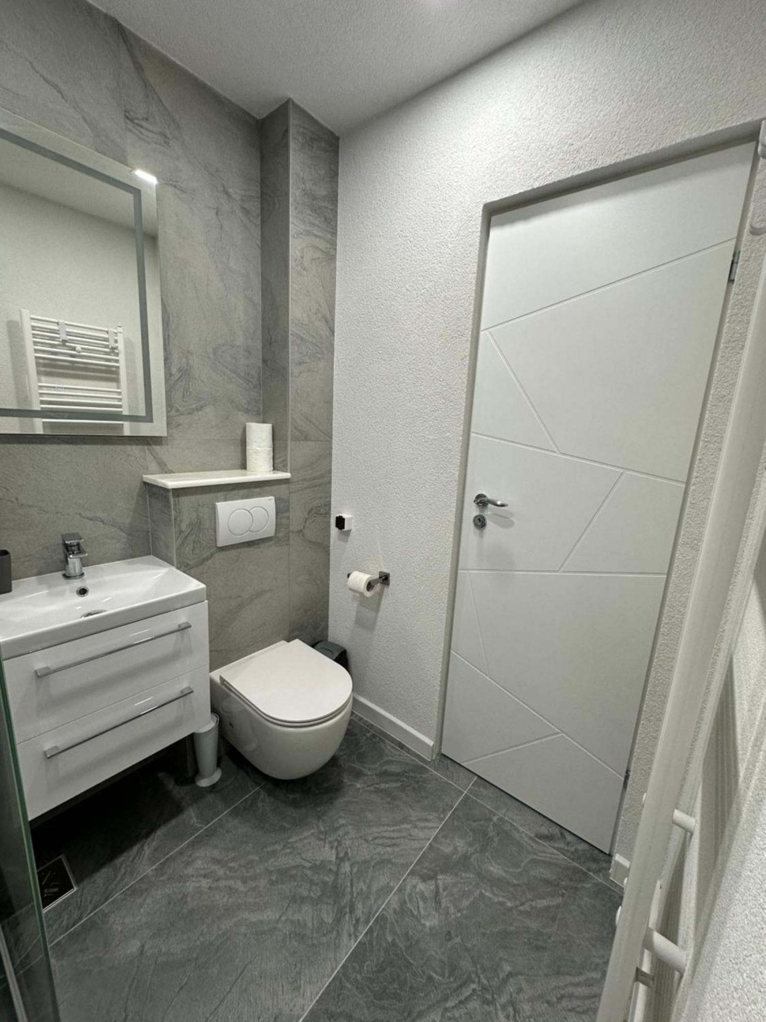Apartament Ultra Central 3 Apartment Hunedoara Bagian luar foto
