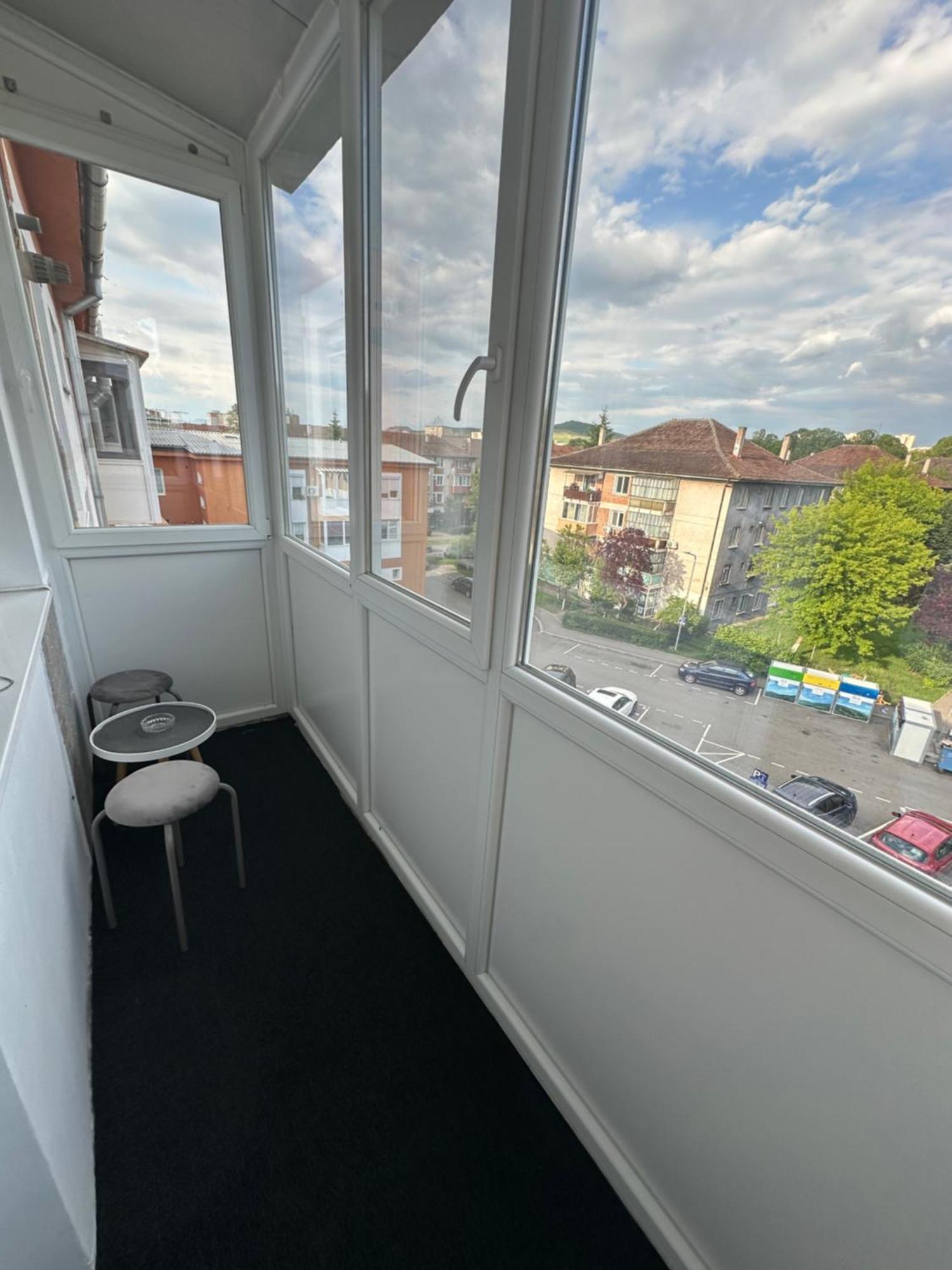 Apartament Ultra Central 3 Apartment Hunedoara Bagian luar foto